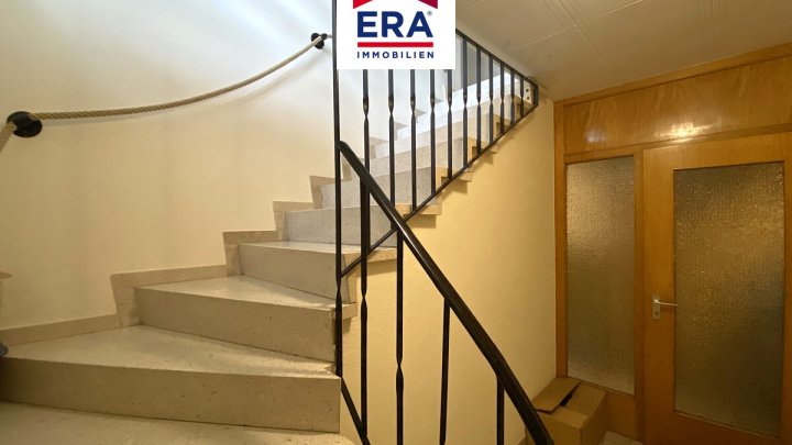 EINFAMILIENHAUS MIT EINLIEGERWOHNUNG, RUHIGE LAGE, GROSSROSSELN/KARLSBRUNN