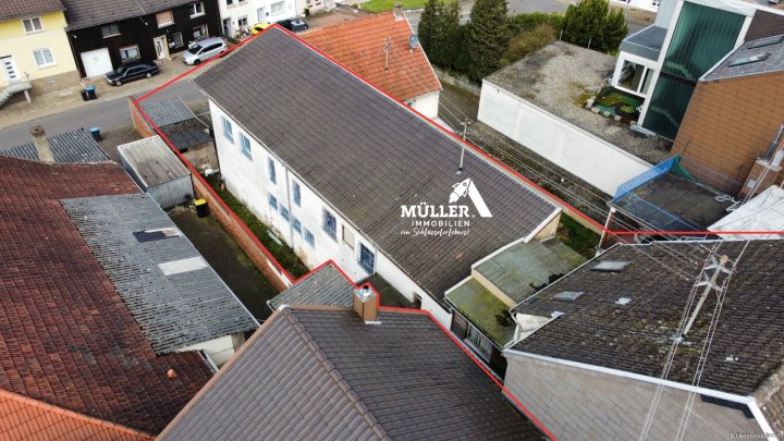 Wohn- und Geschäftshaus in Top-Lage von Schwalbach (ca. 323 m² Gewerbe- und ca. 187 m² Wohnfläche)