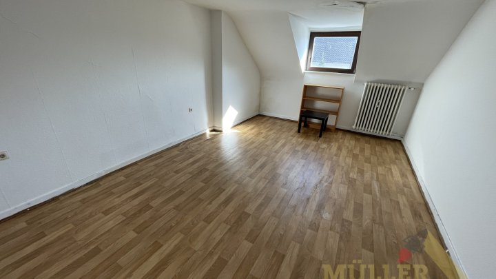 Wohn- und Geschäftshaus in Top-Lage von Schwalbach (ca. 323 m² Gewerbe- und ca. 187 m² Wohnfläche)