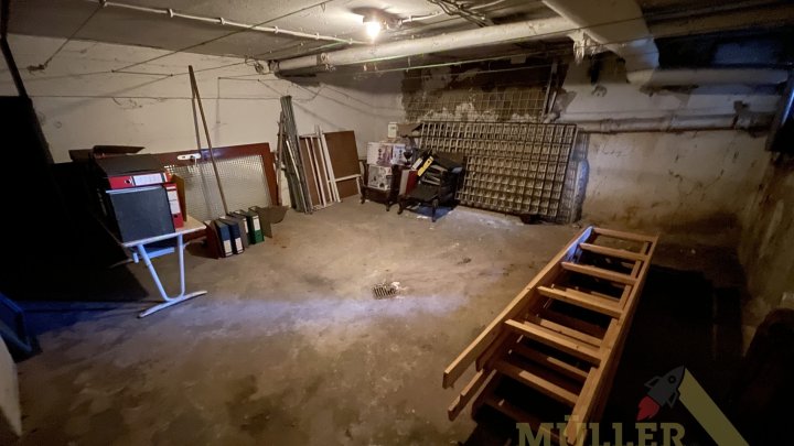 Wohn- und Geschäftshaus in Top-Lage von Schwalbach (ca. 323 m² Gewerbe- und ca. 187 m² Wohnfläche)