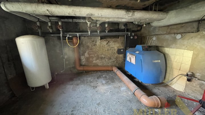 Wohn- und Geschäftshaus in Top-Lage von Schwalbach (ca. 323 m² Gewerbe- und ca. 187 m² Wohnfläche)