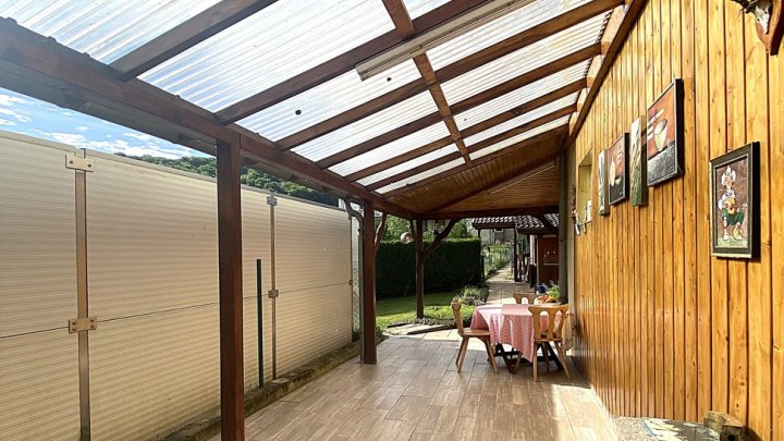 EIN-, BIS ZWEIFAMILIENHAUS MIT BAULAND, FREISTEHEND IN DALEM/FR, NÄHE SLS