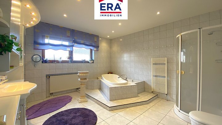 KEINE VERMITTLUNGSGEBÜHREN ! EINFAMILIENHAUS, FREISTEHEND,RUHIGE LAGE IN SCHOENECK/FR, NÄHE SB