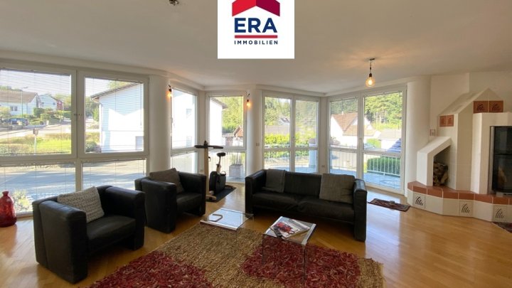 KEINE VERMITTLUNGSGEBÜHREN !! ARCHITEKTENHAUS MIT ELW.  SCHOENECK/FR, NÄHE SAARBRÜCKEN