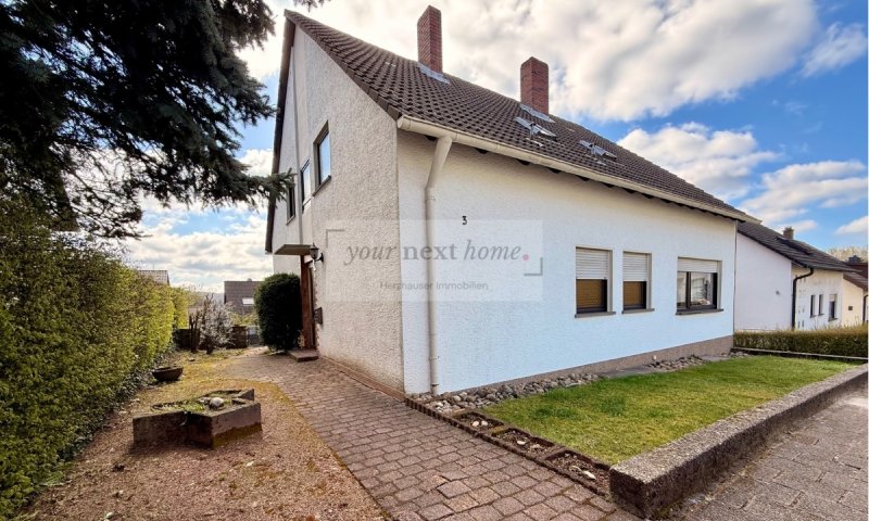 Ein- bis Zweifamilienhaus in Friedrichsthal auf insgesamt ca. 163 m² mit sonnigem Garten