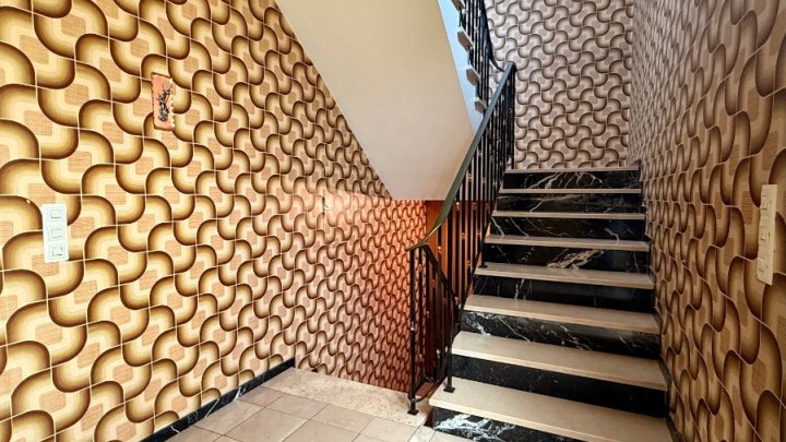 Ein- bis Zweifamilienhaus in Friedrichsthal auf insgesamt ca. 163 m² mit sonnigem Garten