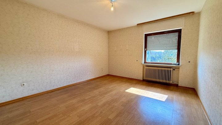 Ein- bis Zweifamilienhaus in Friedrichsthal auf insgesamt ca. 163 m² mit sonnigem Garten