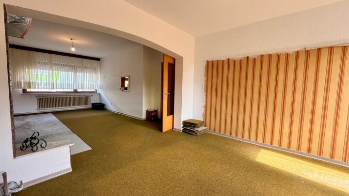 Ein- bis Zweifamilienhaus in Friedrichsthal auf insgesamt ca. 163 m² mit sonnigem Garten