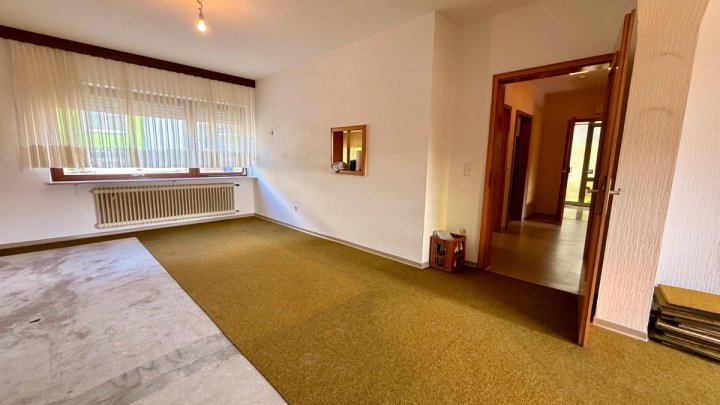 Ein- bis Zweifamilienhaus in Friedrichsthal auf insgesamt ca. 163 m² mit sonnigem Garten