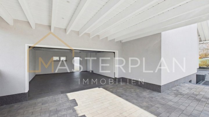 Einfamilienhaus mit Einliegerwohnung, Pool und herrlichem Garten