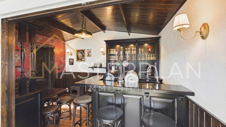 Einfamilienhaus mit Einliegerwohnung, Pool und herrlichem Garten