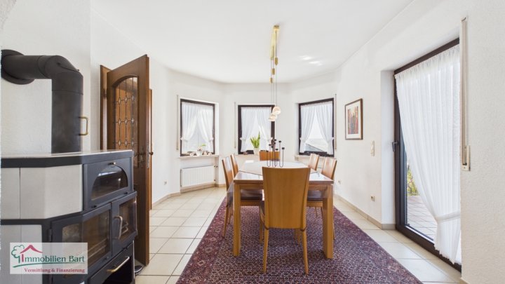 GRENZNÄHE: BUNGALOW MIT EINLIEGERWOHNUNG IN TOP WOHNLAGE MIT FERNSICHT!