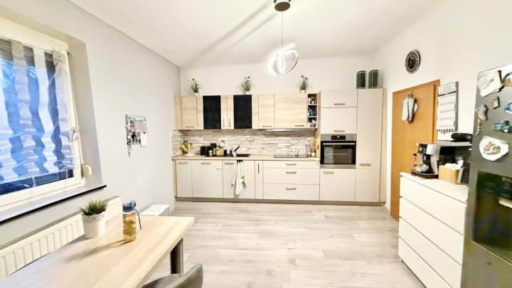 Freistehendes Einfamilienhaus mit Garten & Stellplätzen in Quierschied