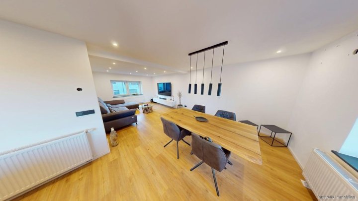 Kleines teilsaniertes Einfamilienhaus in Wohnungsgröße mit kleinem Garten für Handwerker