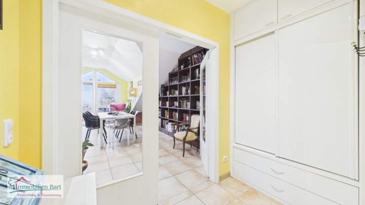 GRENZE L-SCHENGEN:

TOLLE 120 M² DG-WOHNUNG IN TOP-WOHNLAGE!