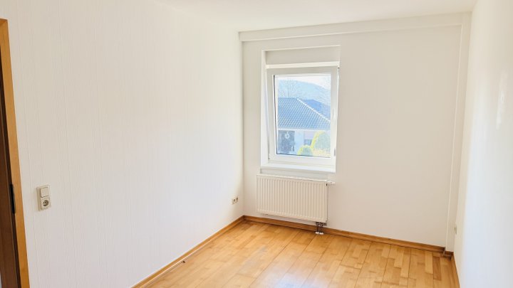 Attraktive und gut geschnittene 3 ZKB-Wohnung in zentraler Lage von Siersburg zu vermieten