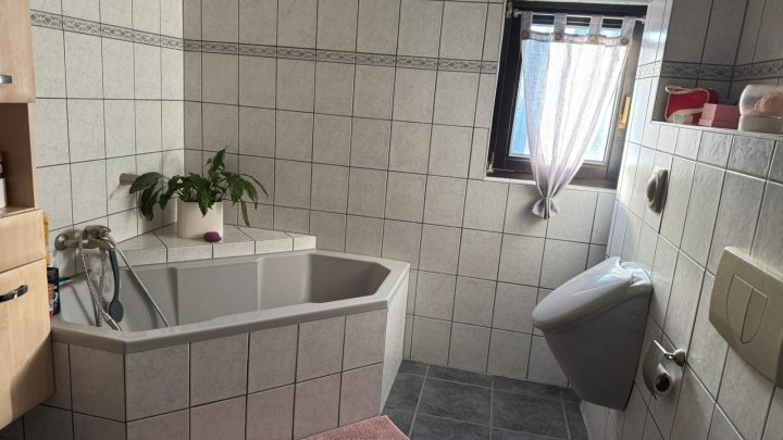 Modernes Traumhaus in Großrosseln - Stilvolles Wohnen mit Kamin, Pholtovoltaik und Pool auf großem Grundstück