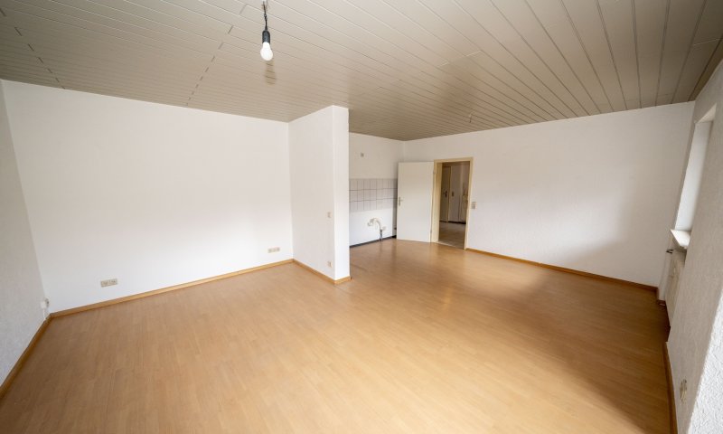 Hell und modern gehaltene Eigentumswohnung mit Balkon in zentraler Lage von Saarbrücken