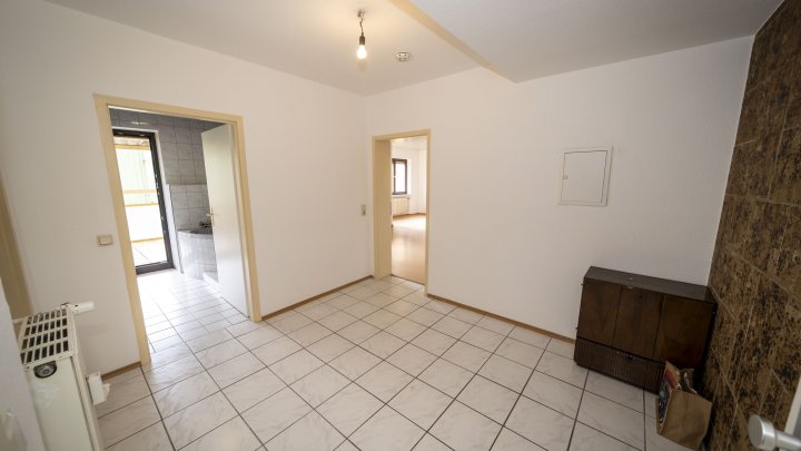 Hell und modern gehaltene Eigentumswohnung mit Balkon in zentraler Lage von Saarbrücken