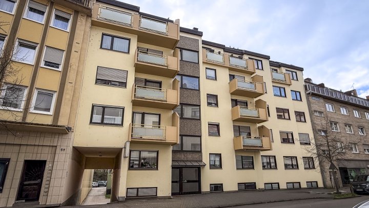 Hell und modern gehaltene Eigentumswohnung mit Balkon in zentraler Lage von Saarbrücken