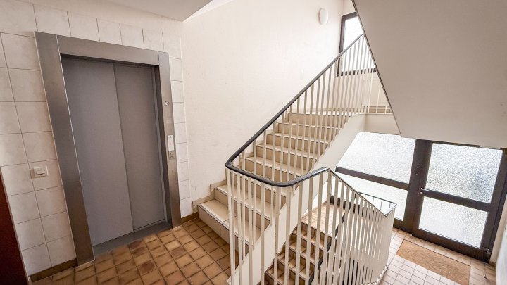 Hell und modern gehaltene Eigentumswohnung mit Balkon in zentraler Lage von Saarbrücken