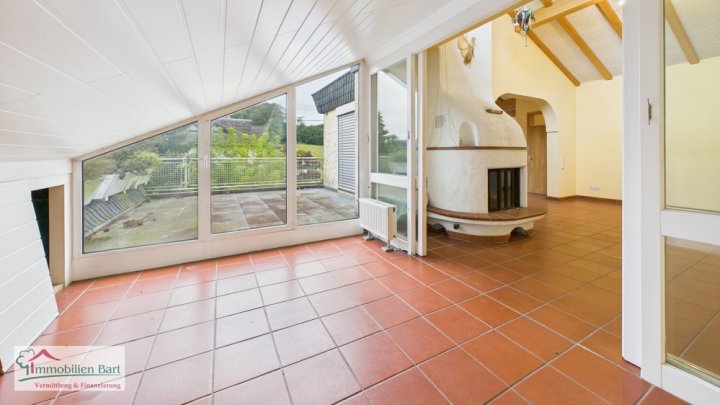 GEMEINDE LOSHEIM: GROßZÜGIGES GENERATIONSHAUS IN TOP LAGE