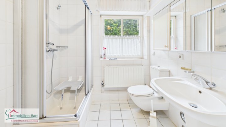 WOHNHAUS MIT 458 M² WOHNFLÄCHE IN LOSHEIM-HAUSBACH