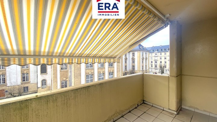 OHNE VERMITTLUNGSGEBÜHREN - EIGENTUMSWOHNUNG MIT BALKON IM ZENTRUM VON SARREGUEMINES/FR, NÄHE SB