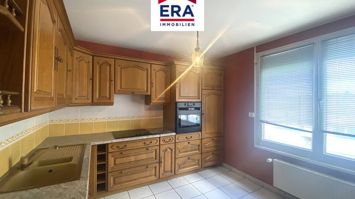 OHNE VERMITTLUNGSGEBÜHREN - EIGENTUMSWOHNUNG MIT BALKON IM ZENTRUM VON SARREGUEMINES/FR, NÄHE SB