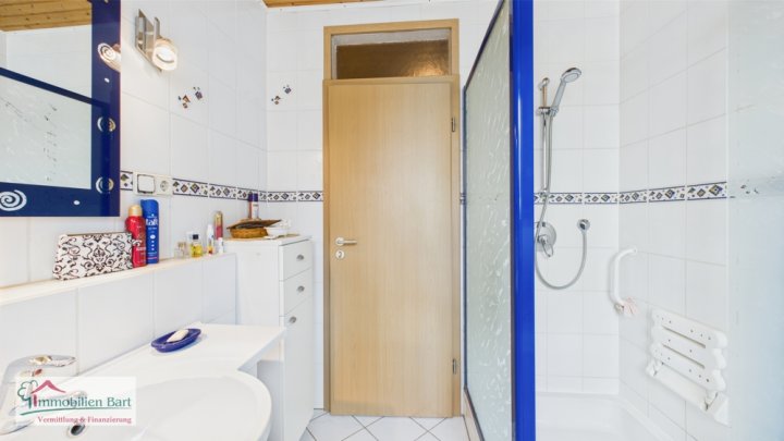 PERL: GEPFLEGTES WOHNHAUS / 4 SCHLAFZIMMER/ 2 BÄDER / GARTEN UND GARAGE