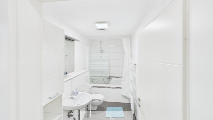 Kapitalanlage mit derzeit ca. 41.000,00 € Mieteinnahmen. Mit Steigerungspotenzial und Bauplatz.