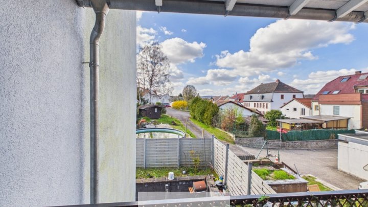 Kapitalanlage mit derzeit ca. 41.000,00 € Mieteinnahmen. Mit Steigerungspotenzial und Bauplatz.