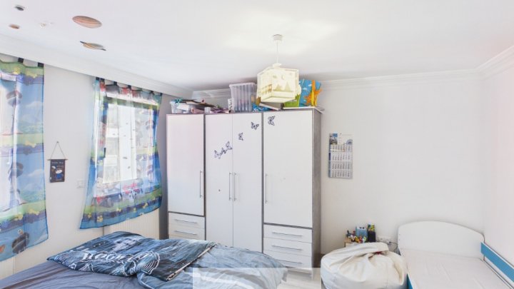 Kapitalanlage mit derzeit ca. 41.000,00 € Mieteinnahmen. Mit Steigerungspotenzial und Bauplatz.