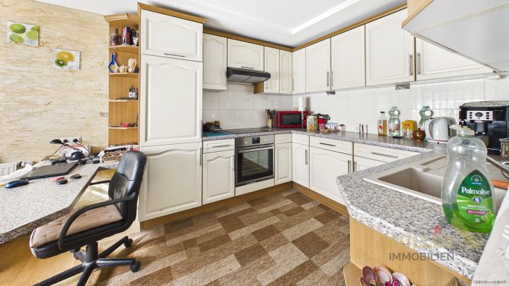 Doppelhaushälfte mit 105 m² Wohnfläche in ruhiger Lage mit Garten und Garage