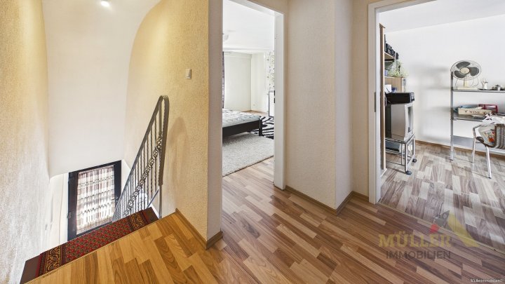 Doppelhaushälfte mit 105 m² Wohnfläche in ruhiger Lage mit Garten und Garage