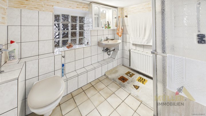 Doppelhaushälfte mit 105 m² Wohnfläche in ruhiger Lage mit Garten und Garage