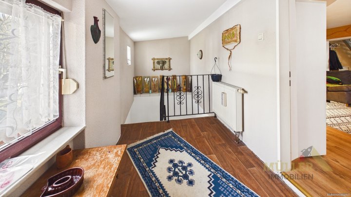 Doppelhaushälfte mit 105 m² Wohnfläche in ruhiger Lage mit Garten und Garage