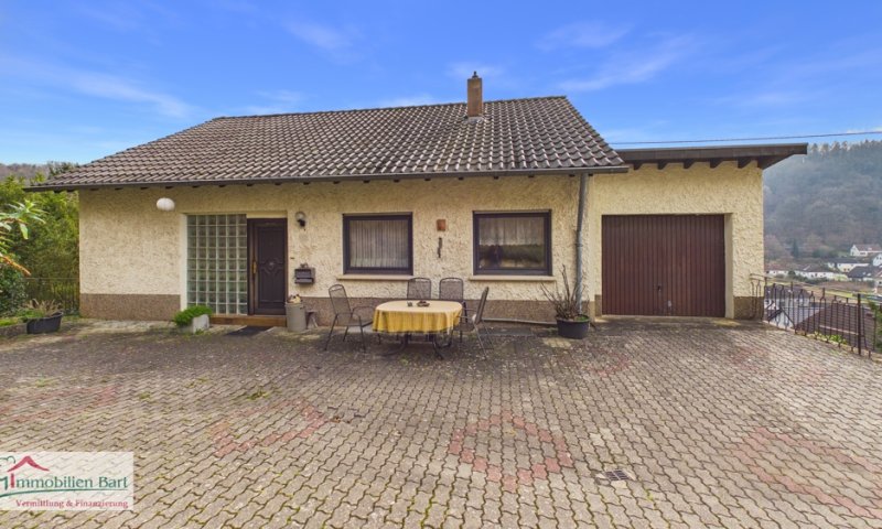 MERZIG: EINFAMILIENHAUS IN RUHIGER WOHNLAGE MIT GARAGE UND EIGENEM WALDSTÜCK