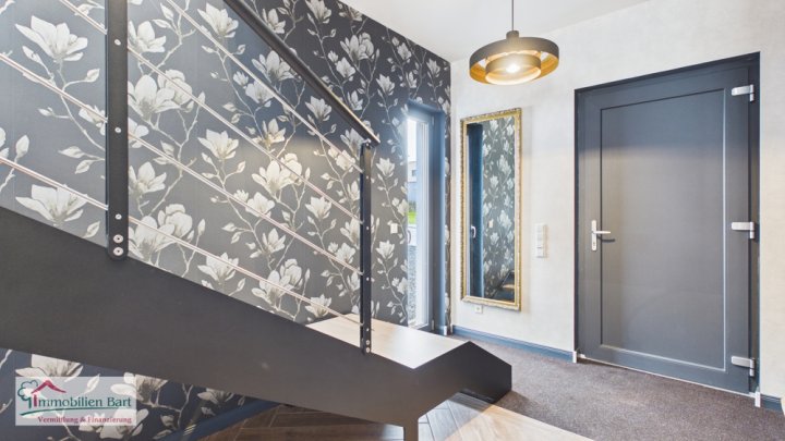 NEUWERTIGES, EXKLUSIVES WOHNHAUS IN TOP WOHNLAGE VON SERRIG (BEI SAARBURG)
