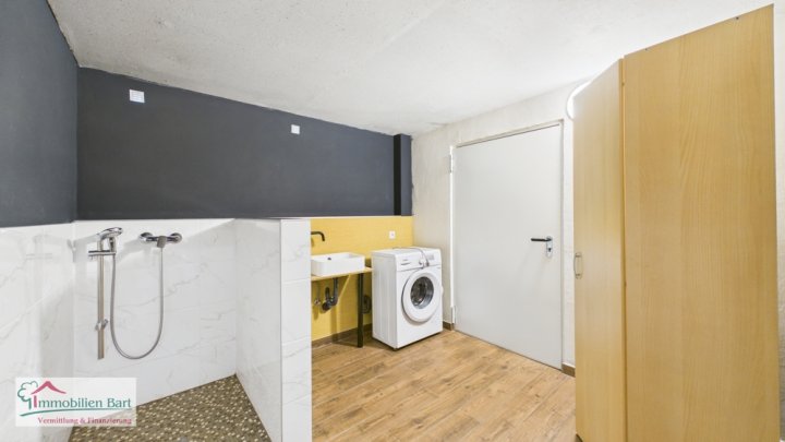 NEUWERTIGES, EXKLUSIVES WOHNHAUS IN TOP WOHNLAGE VON SERRIG (BEI SAARBURG)