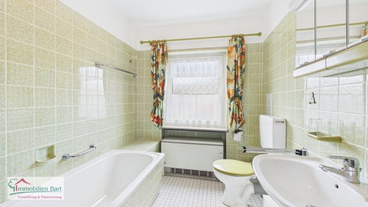 ORSCHOLZ: ZWEIFAMILIENHAUS IN TOP WOHNLAGE!