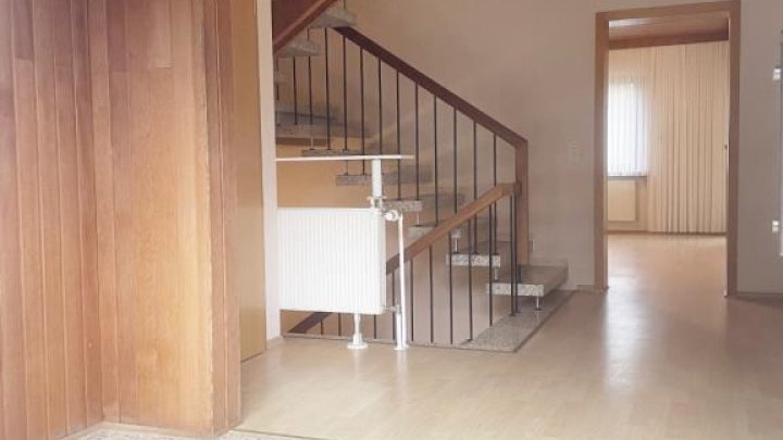 1 FH-Doppelhaus mit Winterg., Garten & Garage in IGB!