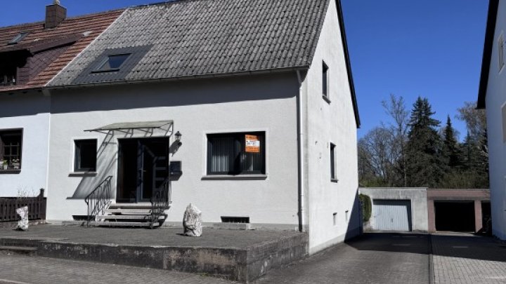 1 FH-Doppelhaus mit Winterg., Garten & Garage in IGB!