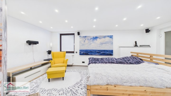 GRENZE L-SCHENGEN: WOHNMOBILSTELLPLATZ / RENOVIERTES WOHNHAUS / GARTEN NACH SÜD-WEST AUSGERICHTET