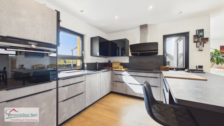 GRENZE L-REMICH: NEUWERTIGES BIO-SOLARHAUS IN TOP LAGE VON PERL-BESCH