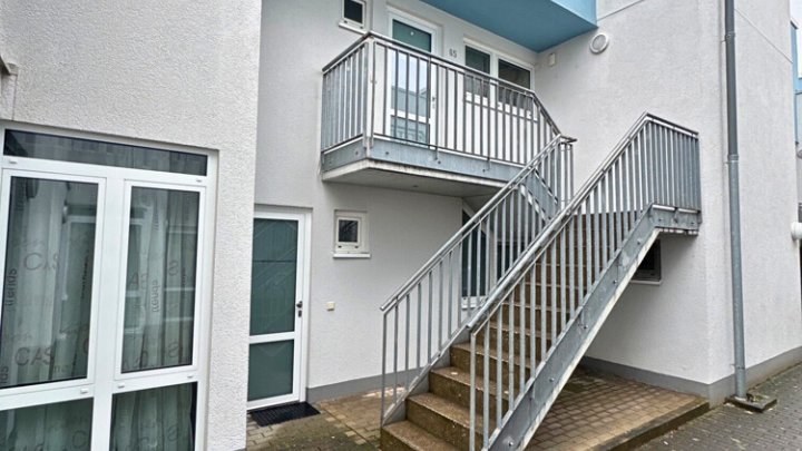 Solide vermietete 3-ZKB Maisonette mit Terrasse, Stellplatz + eigenem Eingang