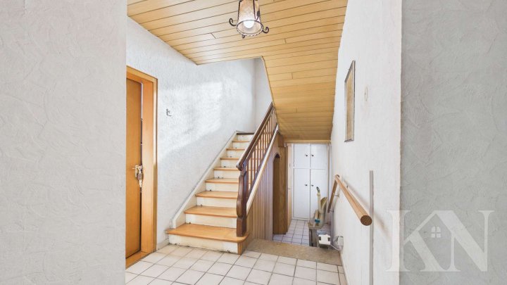 Großzügige Doppelhaushälfte mit ca. 311 m² Wohnfläche und vielseitigem Entwicklungspotenzial