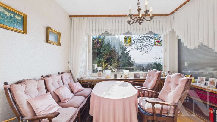 Großzügige Doppelhaushälfte mit ca. 311 m² Wohnfläche und vielseitigem Entwicklungspotenzial