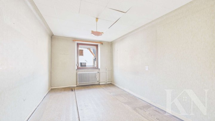 Großzügige Doppelhaushälfte mit ca. 311 m² Wohnfläche und vielseitigem Entwicklungspotenzial