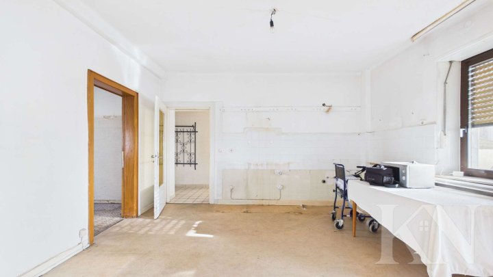 Großzügige Doppelhaushälfte mit ca. 311 m² Wohnfläche und vielseitigem Entwicklungspotenzial